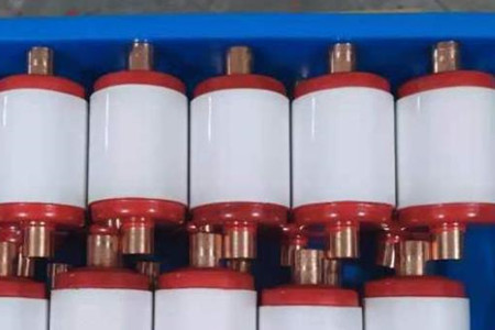 真空滅弧室的結(jié)構(gòu)、工作原理、特點(diǎn)以及應(yīng)用