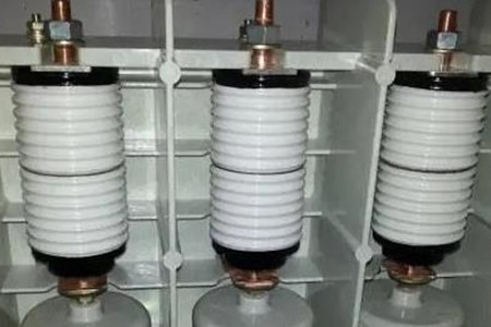 真空開(kāi)關(guān)管產(chǎn)生操作過(guò)電壓的原因是什么？