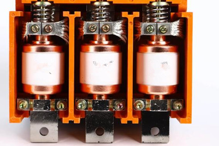 高壓真空開關(guān)管出現(xiàn)黃斑，這幾點原因需掌握！