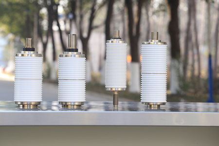 真空開關(guān)管結(jié)構(gòu)及工藝有怎樣的特點(diǎn)和優(yōu)勢(shì)？